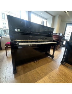 yamaha U1