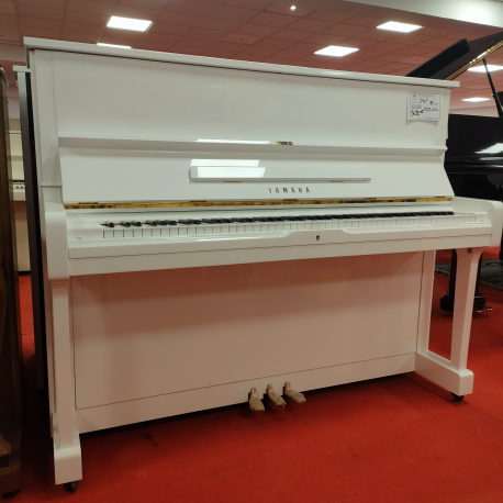 Yamaha U1 blanc laqué